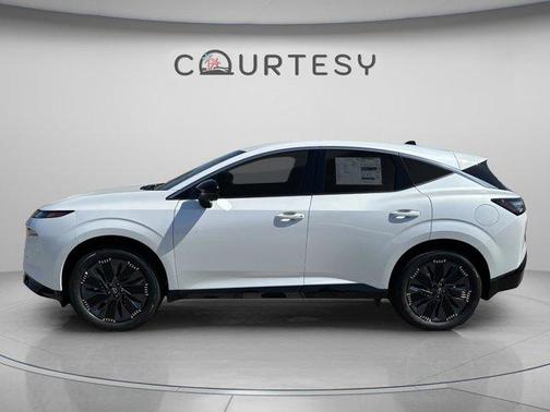 Everest White P 2026 Nissan Murano Platinum