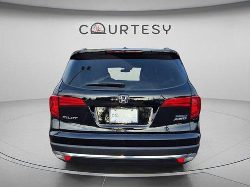 Crystal Black Pearl 2017 Honda Pilot Touring