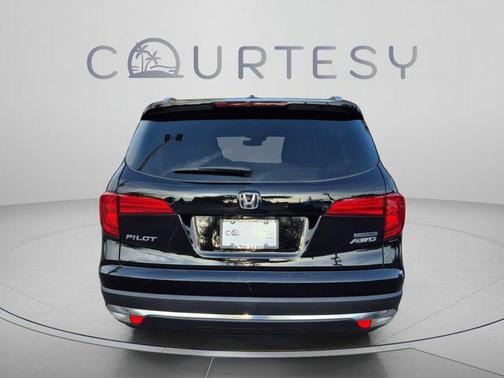Crystal Black Pearl 2017 Honda Pilot Touring