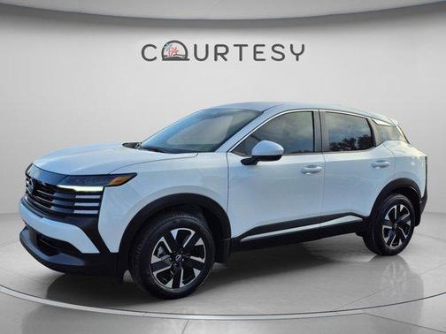 Aspen White Tri 2025 Nissan Kicks SV