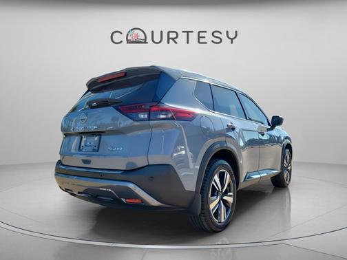 2022 Nissan Rogue SL