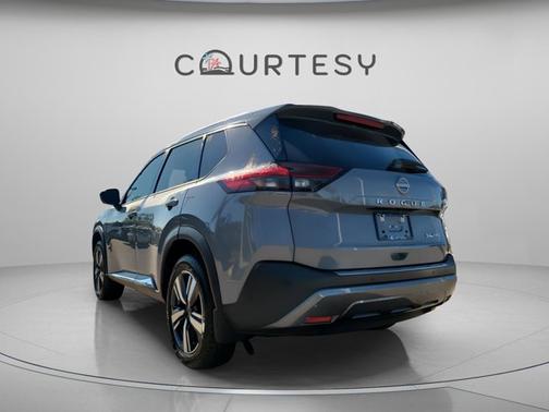 2022 Nissan Rogue SL