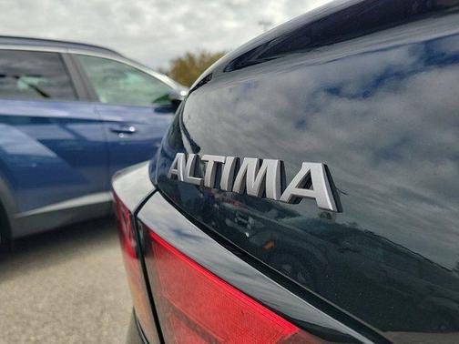 2025 Nissan Altima S FWD