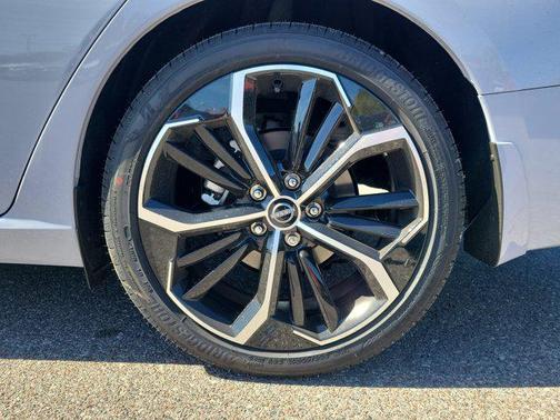2025 Nissan Altima SR FWD