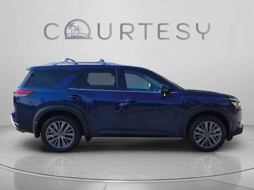 Deep Ocean Blue 2024 Nissan Pathfinder SL
