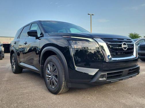 2025 Nissan Pathfinder S 4WD