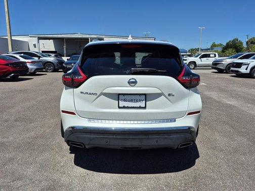 White 2019 Nissan Murano SL