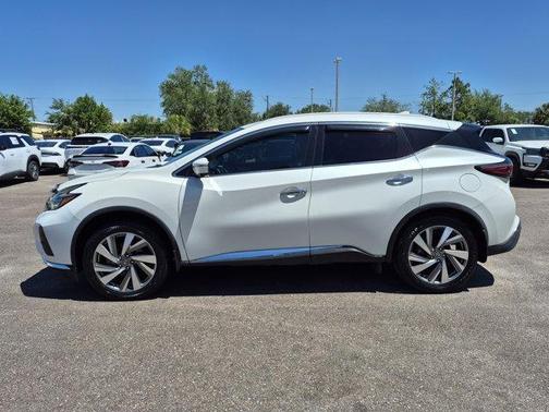 White 2019 Nissan Murano SL