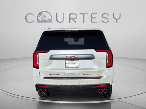 White Frost Tri-Coat 2021 GMC Yukon XL Denali