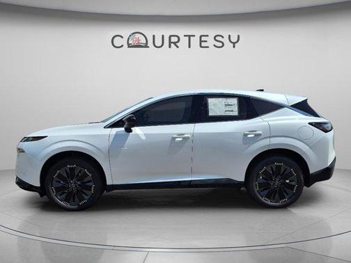 Everest White P 2026 Nissan Murano Platinum