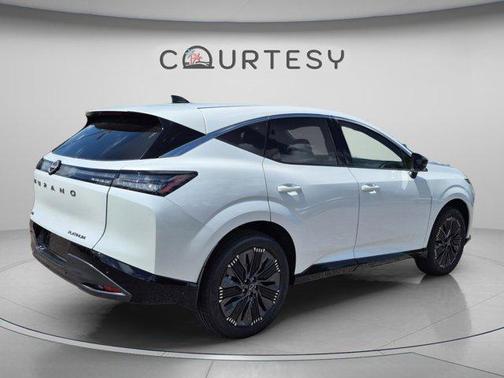 Everest White P 2026 Nissan Murano Platinum