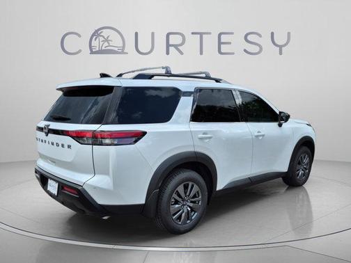 Everest White P 2026 Nissan Pathfinder SV