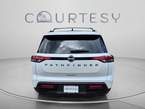 Everest White P 2026 Nissan Pathfinder SV