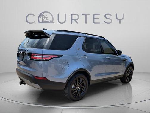 Byron Blue 2018 Land Rover Discovery HSE LUXURY