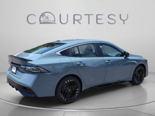 Atlantic Gray M 2027 Nissan Sentra SR