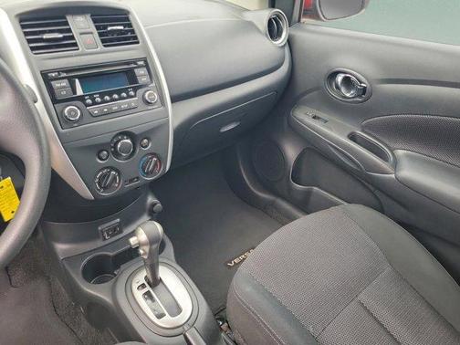 2017 Nissan Versa 1.6 SV