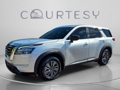 Brilliant Silver Metallic 2025 Nissan Pathfinder S