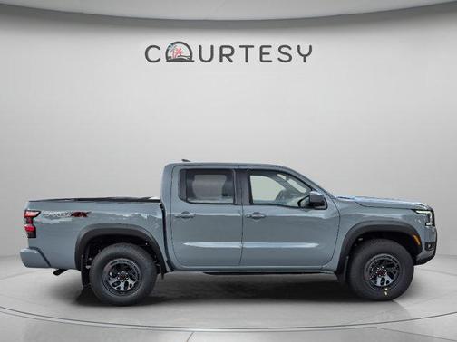 Boulder Gray Pearl 2026 Nissan Frontier PRO-4X