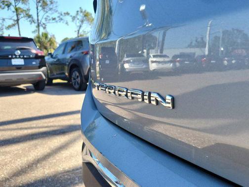 2023 GMC Terrain SLT