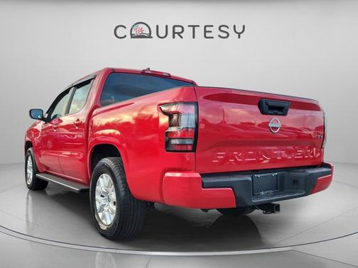 2022 Nissan Frontier SV