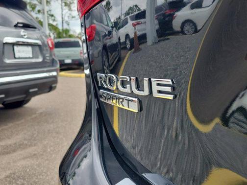 2022 Nissan Rogue Sport SL