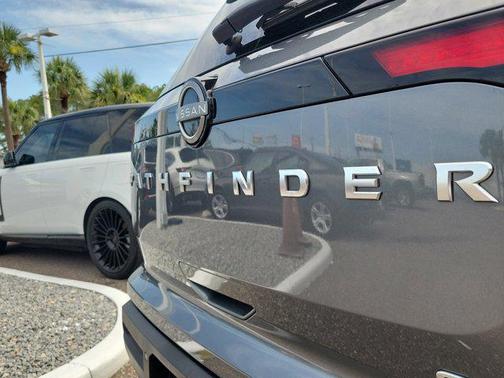 2024 Nissan Pathfinder SV FWD
