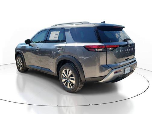 2025 Nissan Pathfinder SL FWD
