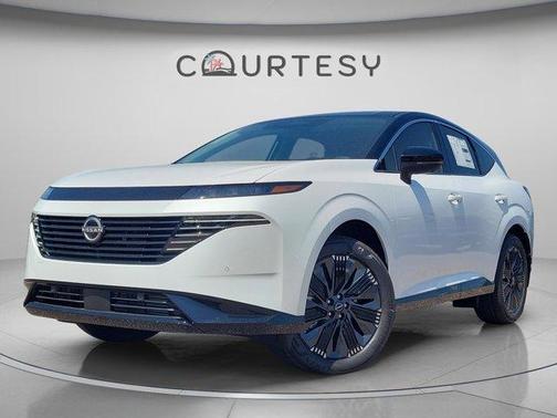 White / Black 2026 Nissan Murano Platinum