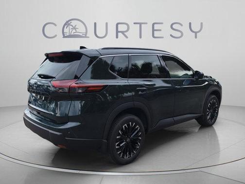 Obsidian Black 2027 Nissan Rogue