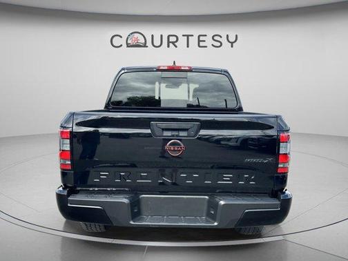 Black 2024 Nissan Frontier PRO-X