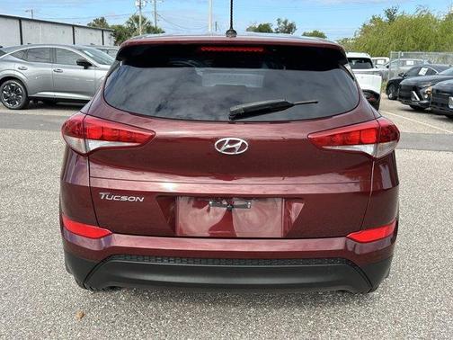 Ruby Wine 2017 Hyundai TUCSON SE