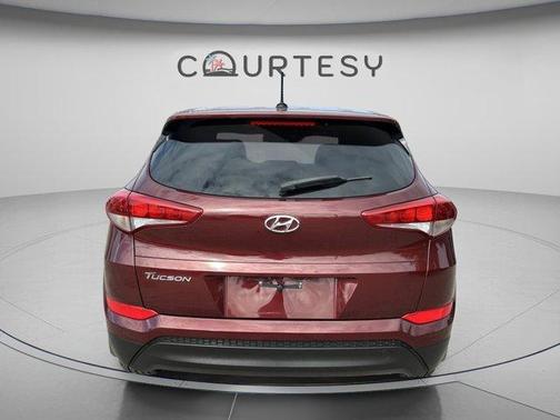 Ruby Wine 2017 Hyundai TUCSON SE