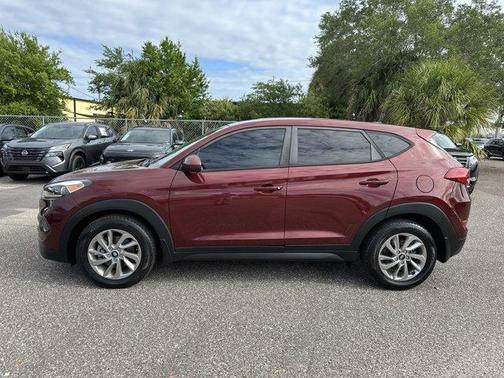 Ruby Wine 2017 Hyundai TUCSON SE