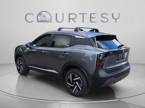 Gun Metallic 2027 Nissan Kicks SV