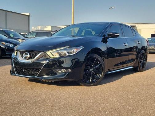 Black 2017 Nissan Maxima 3.5 SR