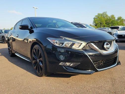 Black 2017 Nissan Maxima 3.5 SR