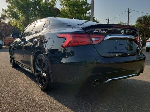 Black 2017 Nissan Maxima 3.5 SR
