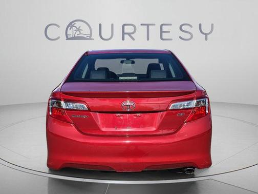 Barcelona Red Metallic 2014 Toyota Camry SE