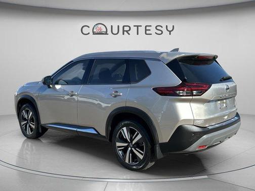 Champagne Silver 2021 Nissan Rogue SL