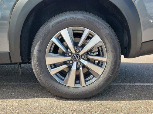 2025 Nissan Pathfinder SL FWD