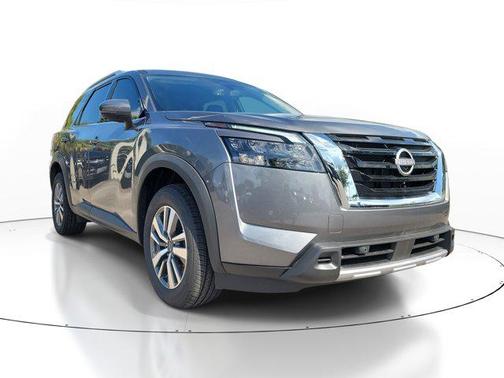 2025 Nissan Pathfinder SL FWD