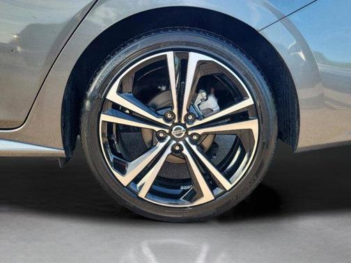 Gun Metallic 2023 Nissan Sentra SR