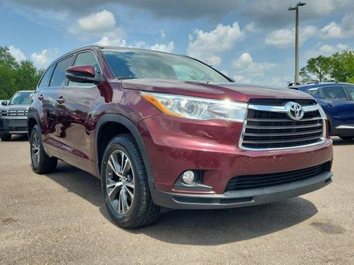 Ooh La La Rouge Mica 2016 Toyota Highlander XLE