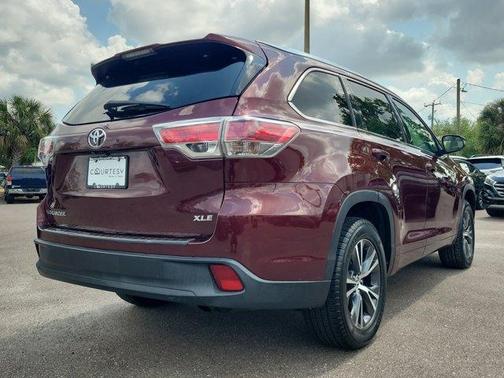 Ooh La La Rouge Mica 2016 Toyota Highlander XLE