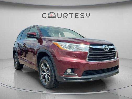 Ooh La La Rouge Mica 2016 Toyota Highlander XLE