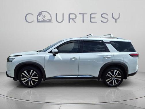 Everest White P 2025 Nissan Pathfinder Platinum