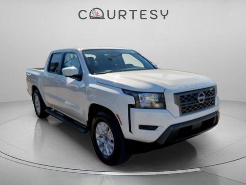 2023 Nissan Frontier SV