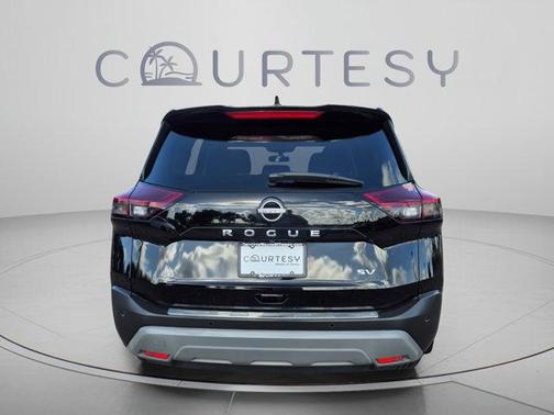 Black 2022 Nissan Rogue SV