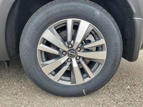 2025 Nissan Pathfinder SL FWD