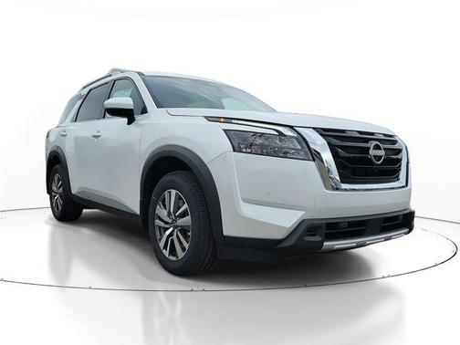 2025 Nissan Pathfinder SL FWD
